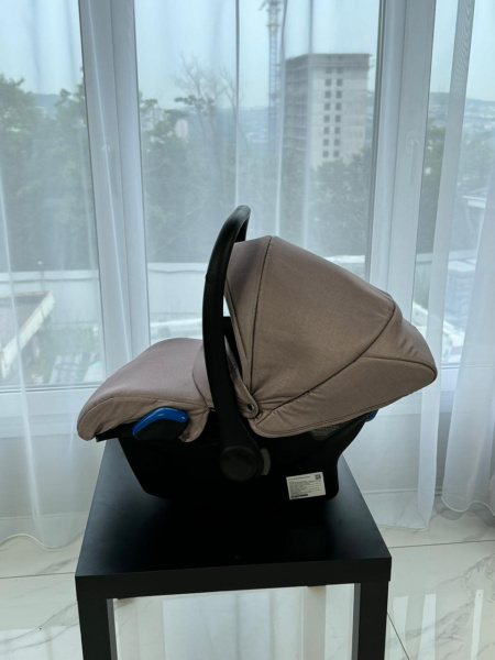 Автолюлька Camarelo с чехлом на ноги