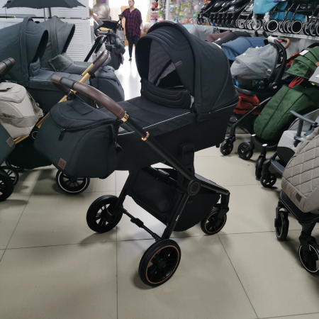 Коляска 2в1 Carrello Epica Черная рама Space Black