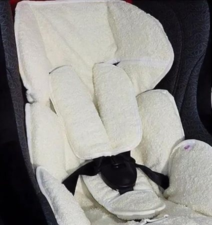 Чехол на вкладыш в автокресло с накладками на ремни