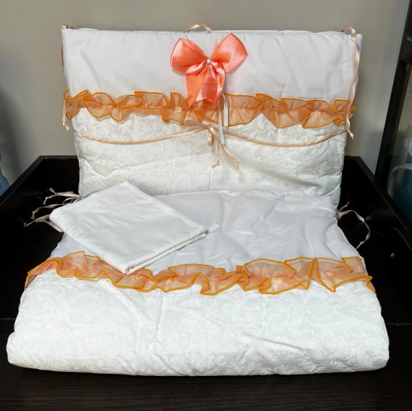 Комплект в кроватку Белый с оранжевым