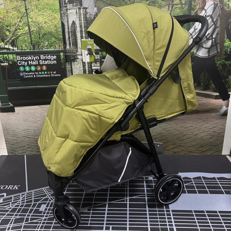 Коляска с перекидной ручкой Luxmom 3102 Зеленый