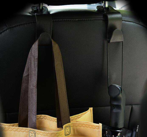 Крючок на подголовник в авто