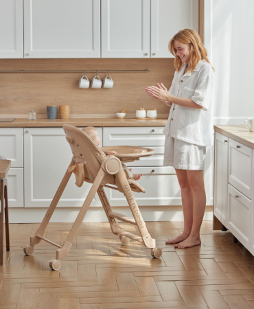 Стул для кормления Happy Baby BERNY LUX Cappuccino