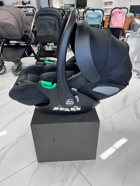 Автолюлька Luxmom 266 (раскладывание до лежачего) Black