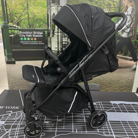 Коляска с перекидной ручкой Luxmom 3102 Черный