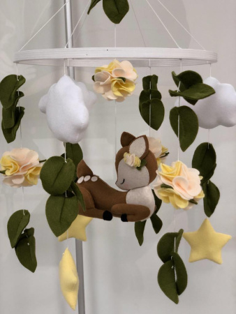 Мобиль текстильный в кроватку Олененок